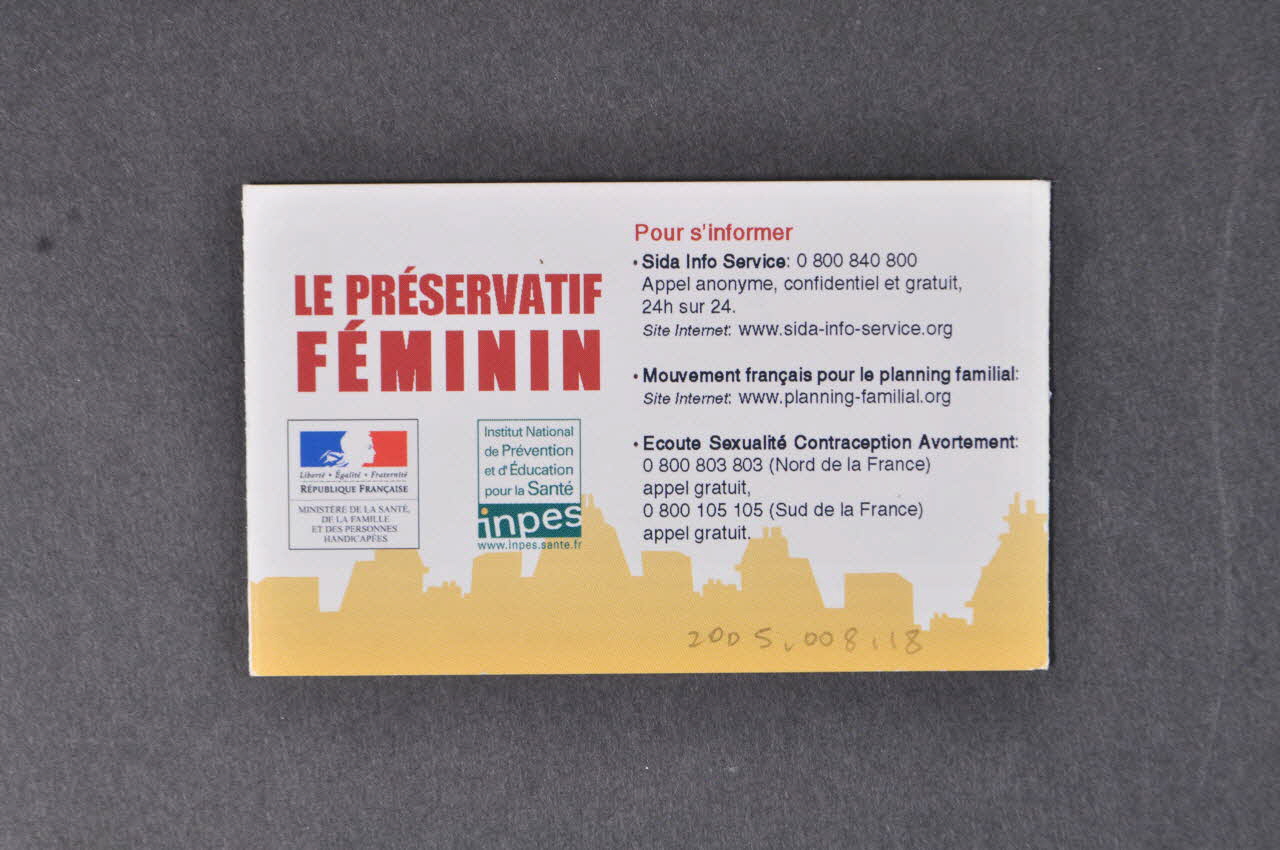 Institut National de Prévention et d'Education pour la Santé (INPES) Dépliant "Mode d'emploi du préservatif féminin" France 2005 2005.8.18 Photo Mucem