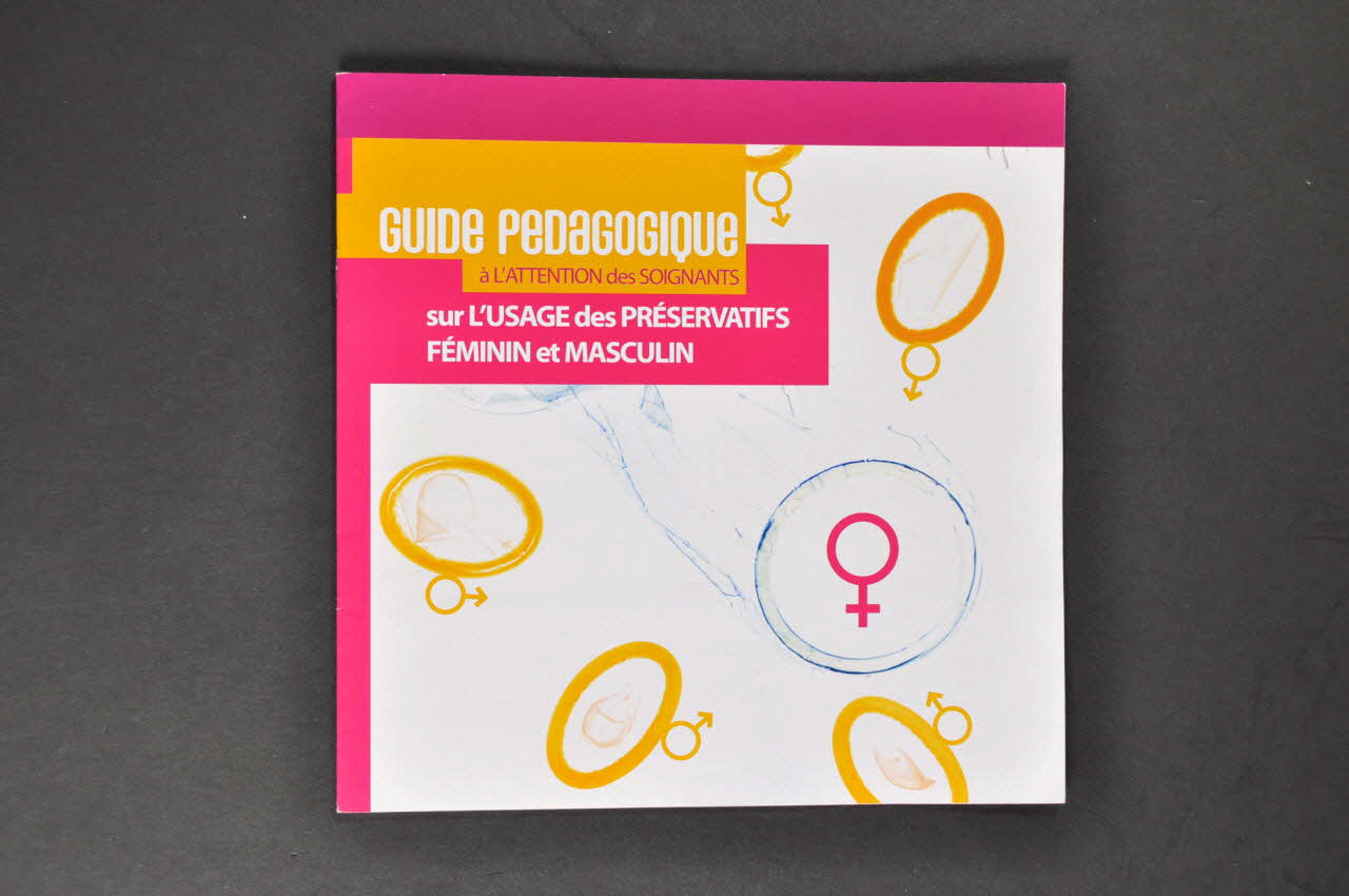 BROCHURE Guide pédagogique à l'attention des soignants sur France Marseille 2004/3 2005.8.22 Photo Mucem