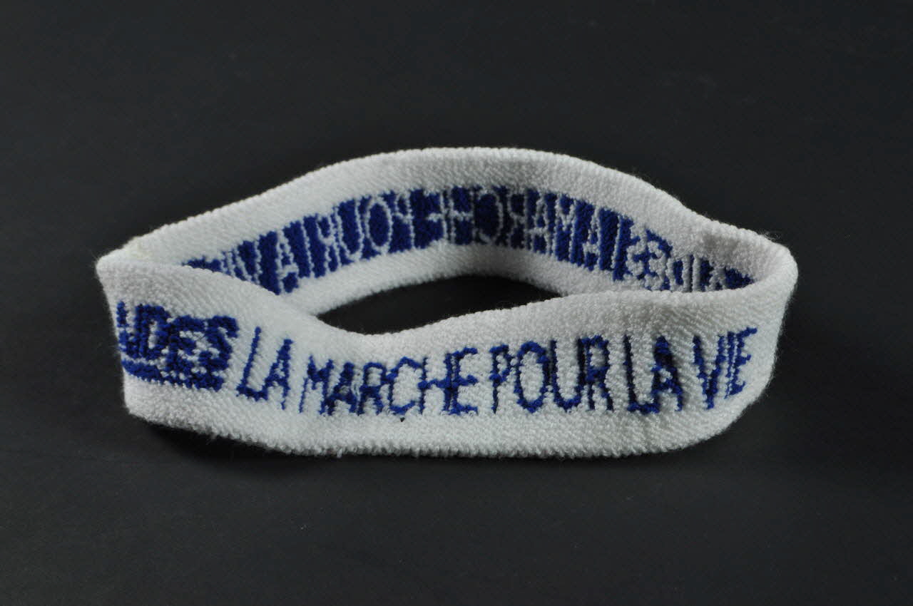 bandeau "AIDES La marche pour la vie" 2003.94.170 Photo Mucem