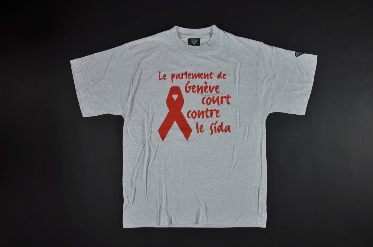 Groupe Sida Genève tee-shirt "Le parlement de Genève court contre le sida" Lorraine, France 2004/12 2005.9.1 Photo Mucem