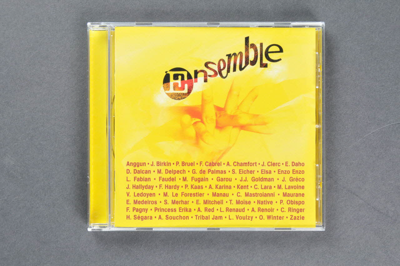 Sidaction - Ensemble Contre Le Sida CD (compact disque) "Ensemble" France 1998 2005.96.7.1-3 Photo Mucem