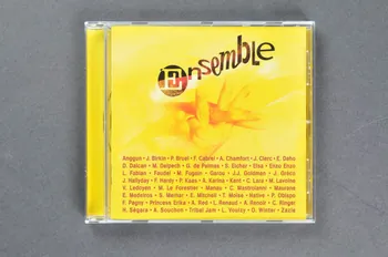 Sidaction - Ensemble Contre Le Sida CD (compact disque) "Ensemble" France 1998 2005.96.7.1-3 Photo Mucem