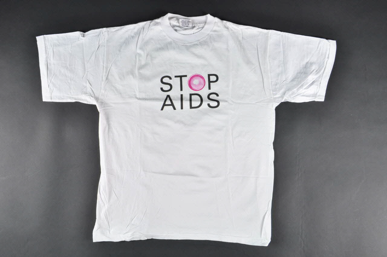 Aids-Hilfe Suisse tee-shirt "Stop Aids" Lorraine, France 2004 2004.48.13 Photo Mucem