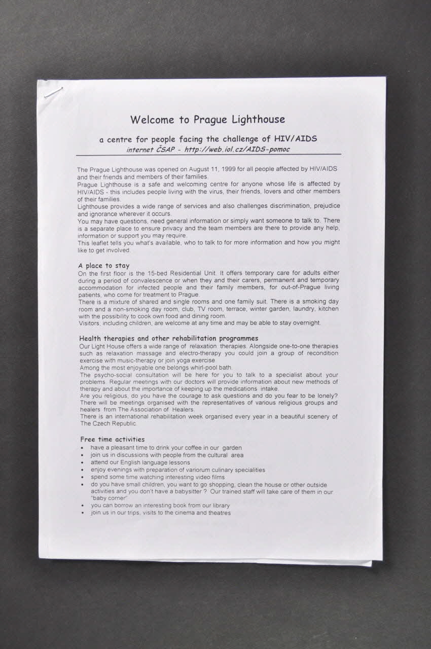 Ceska Spolecnost Aids Pomoc (Czech Aids Help prospectus "Welcome to Prague Lighthouse. A centre for people facing the challenge of HIV/AIDS" (Bienvenue à la Lighthouse de Prague. Un centre pour les personnes faisant face au combat contre le VIH/Sida) République Tchèque 2000 2003.94.55 Photo Mucem