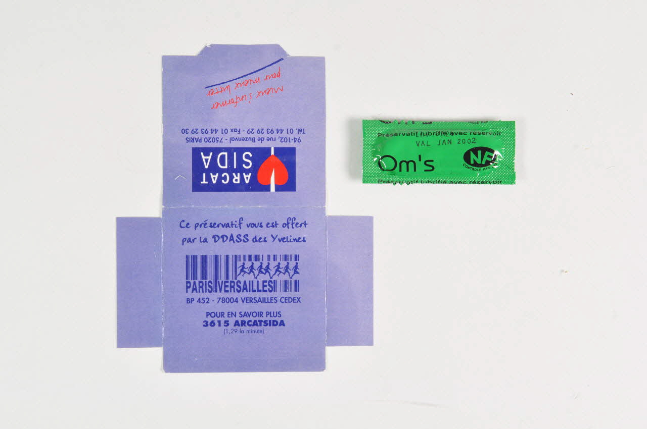 Préservatif "Arcat Sida" France 1998 2005.97.22.1-2 Photo Mucem