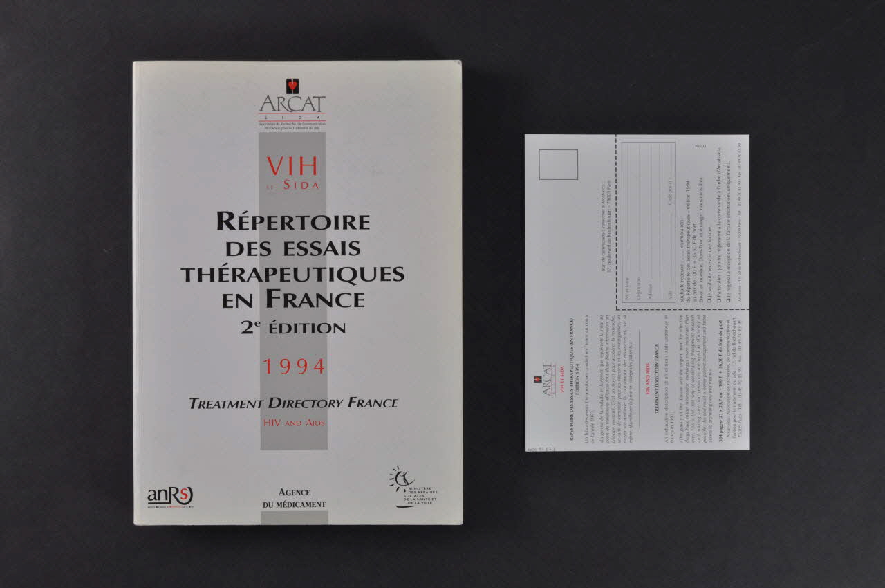 Association pour la Recherche, la Communication et les Actions pour l'Accès aux Traitements (ARCAT) BROCHURE "VIH et Sida. Répertoire des essais thérapeutiques en France. 2° édition" France 1994 2005.97.27.1-2 Photo Mucem