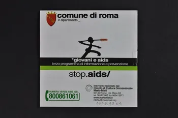 Circolo di Cultura Omosessuale Mario Mieli BROCHURE " Stop aids; / Giovani e aids. Terzo programma di informazione e prevenzione."(Stop sida. Jeunes et sida. Troisième programme d'information et de prévention) Italie 2001 2003.95.9  Photo Mucem