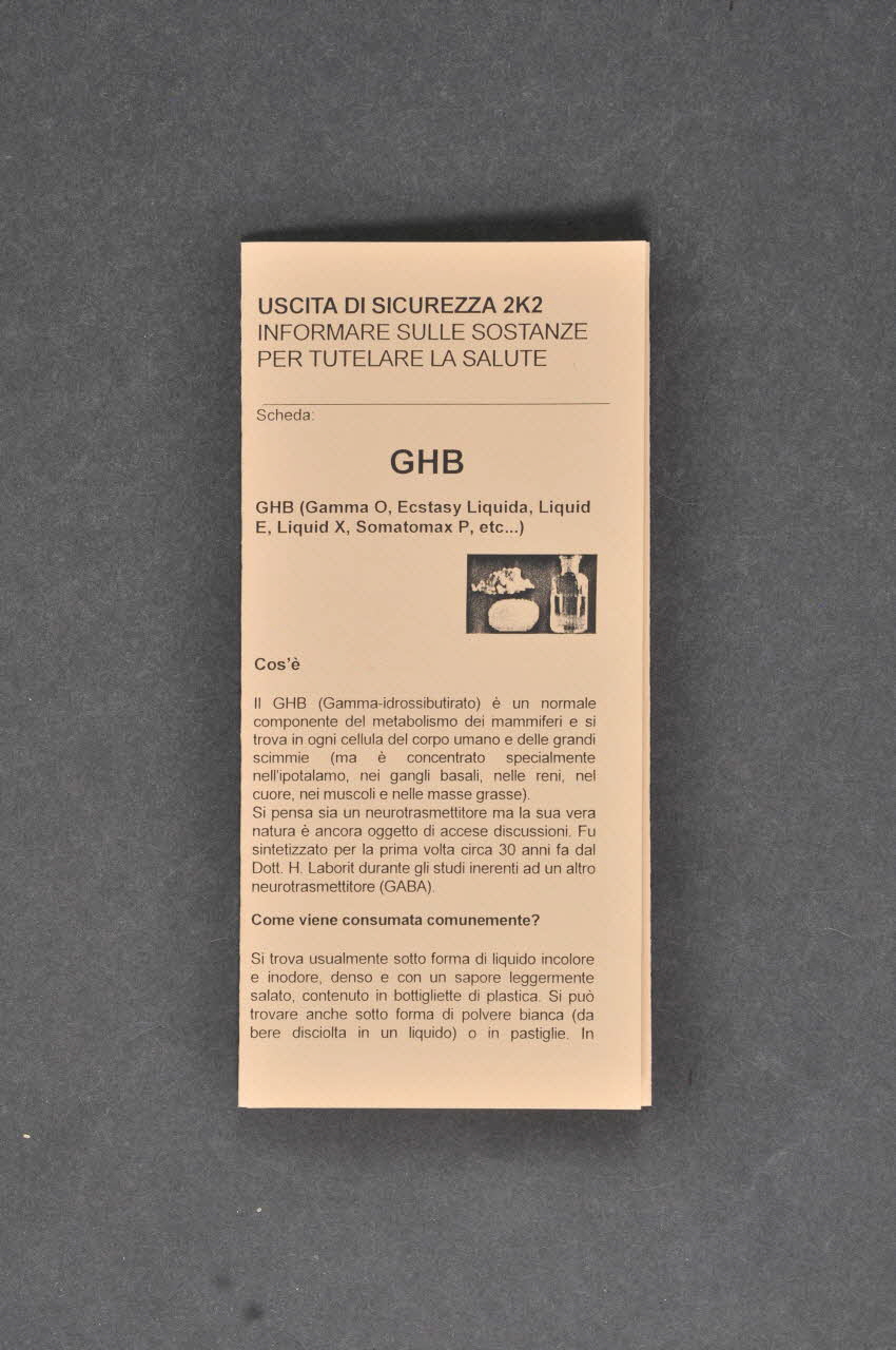 Dépliant "Uscita di sicurezza 2K2. GHB" 2003.96.19 Photo Mucem