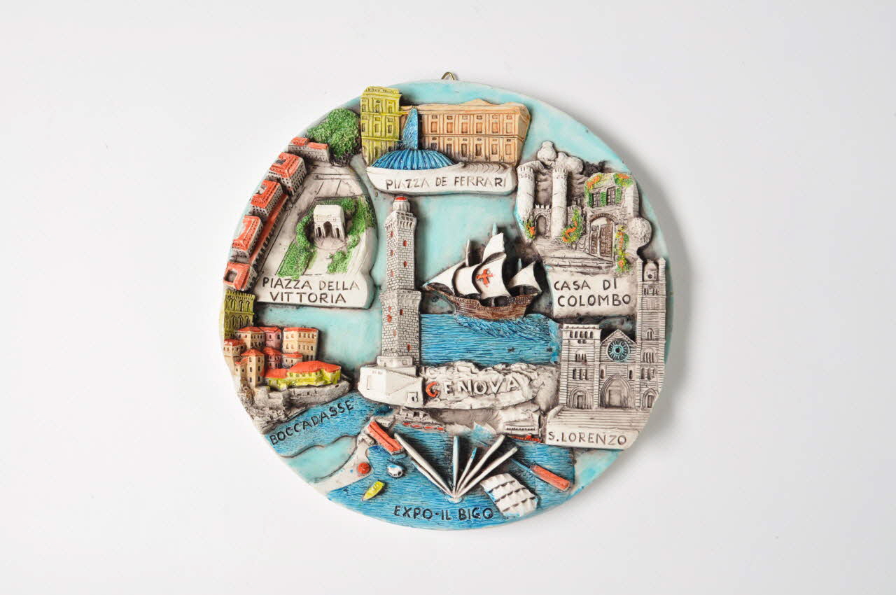 Legnoart assiette-souvenir Italie 2000-2006 2006.121.1 Photo Mucem