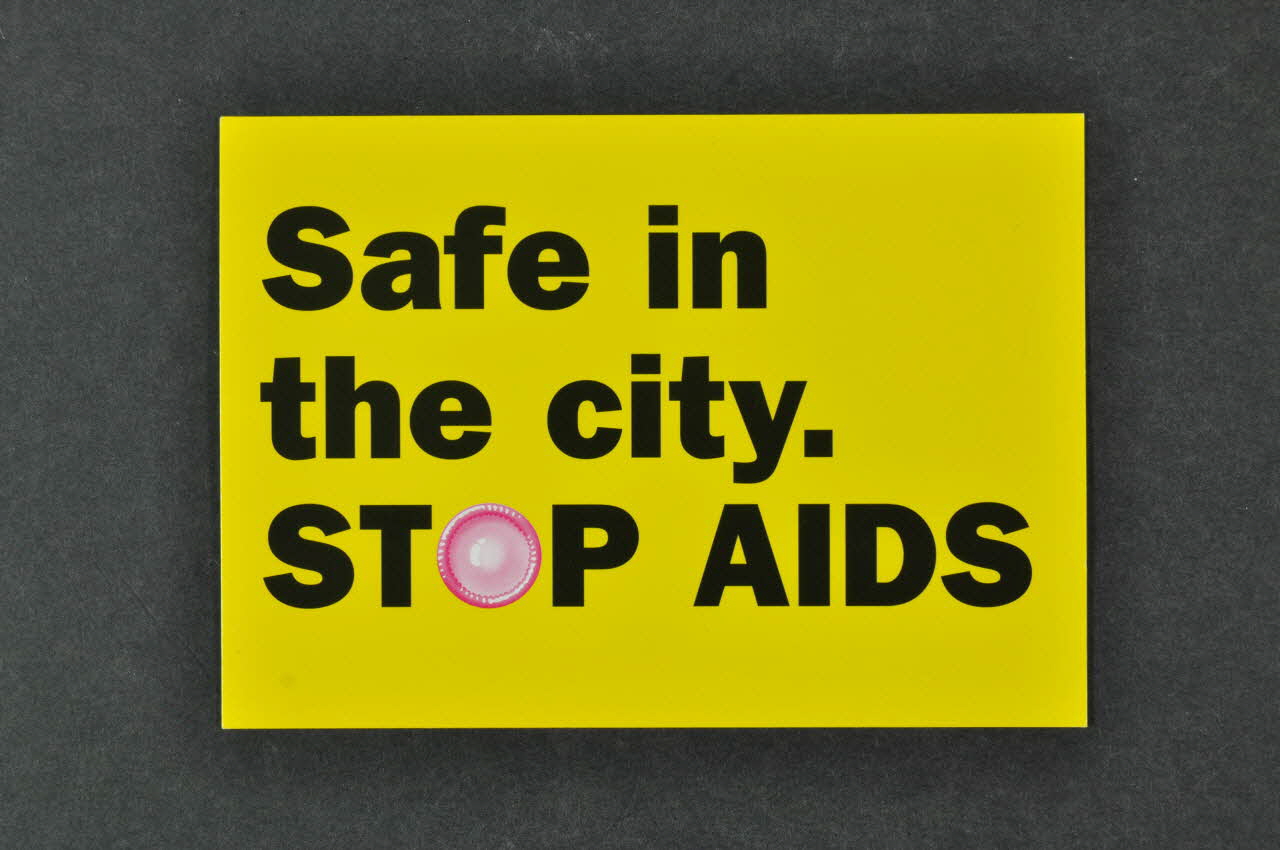 carte postale Safe in the city. Stop Aids" (Safe en ville. Arrêtez le sida) 2004.53.1 Photo Mucem