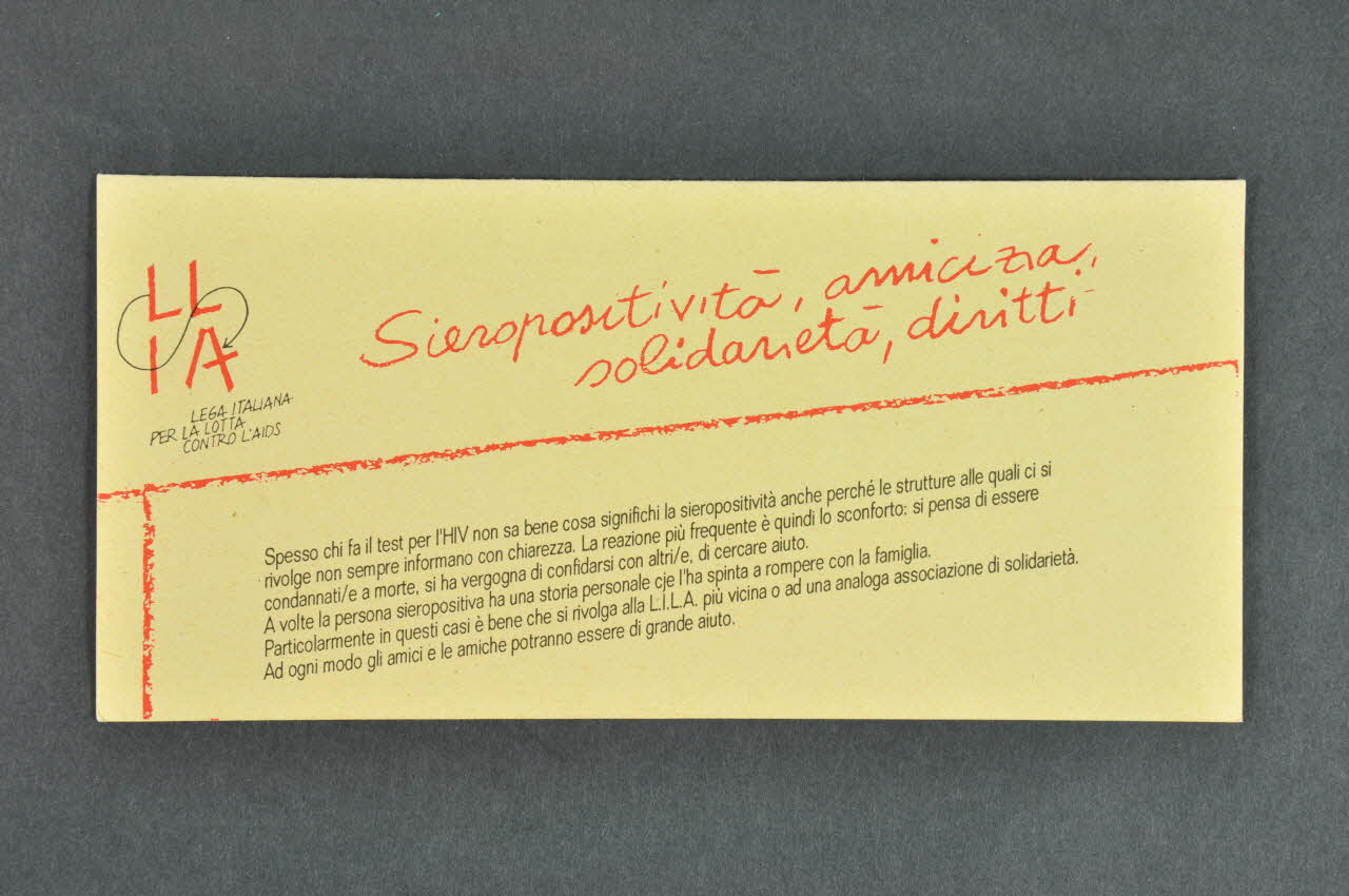 Dépliant "Sieropositivita, almicizia, solidarieta, diritti" (Séropositivité, amitié, solidarité et droits) 2003.96.42 Photo Mucem