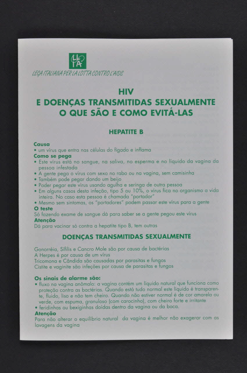 Dépliant "HIV e doenças transmitidas sexualmente o que säo e como evita las" (HIV et maladies sexuellement transmissibles en quoi consistent-elles et comment peut-on les éviter ?) (en portugais???) 2003.96.47 Photo Mucem