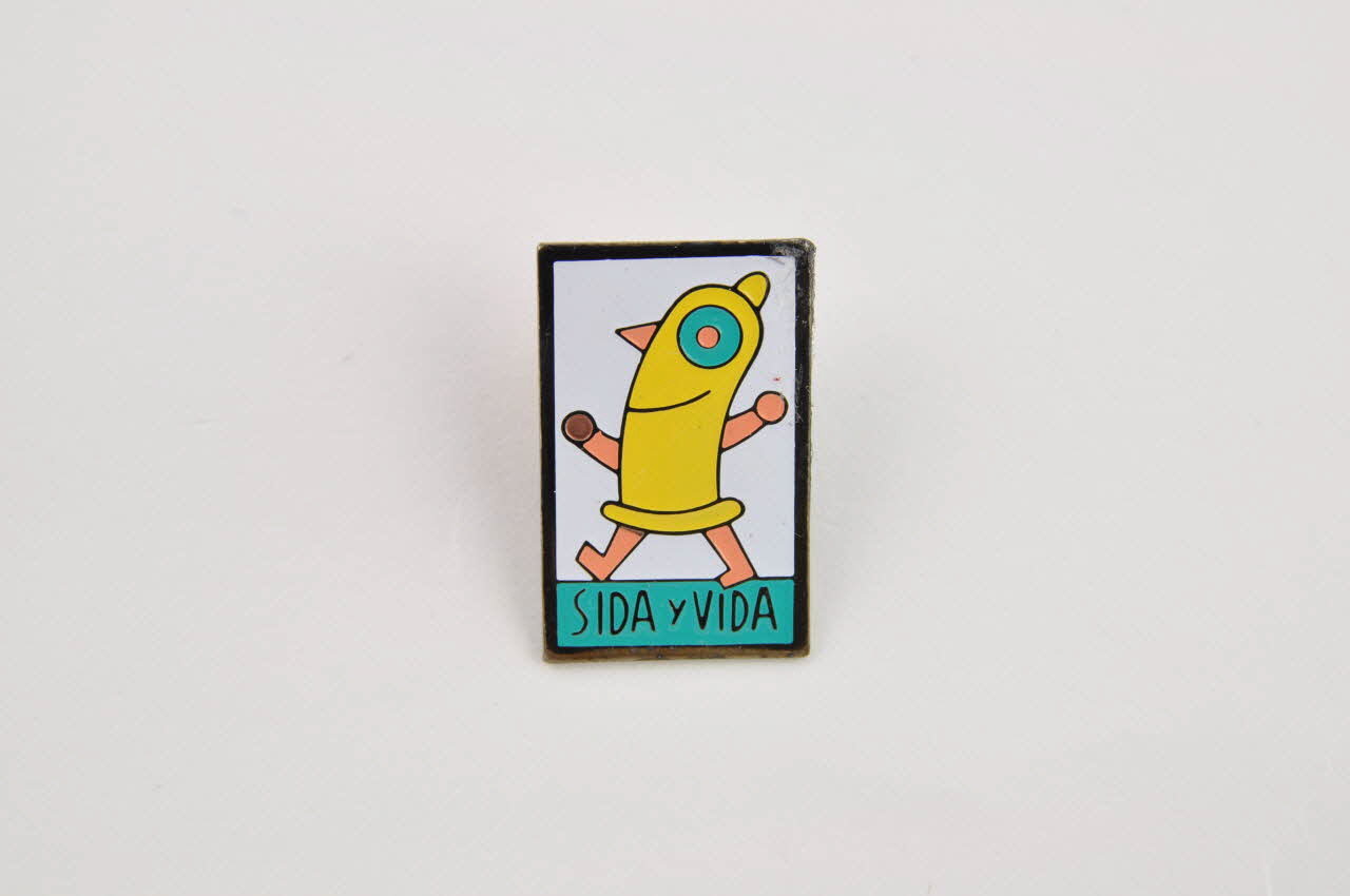 Stop Sida pin's "SIDA y VIDA" (Sida et Vie) Espagne 2003 2003.97.1.1-2 Photo Mucem