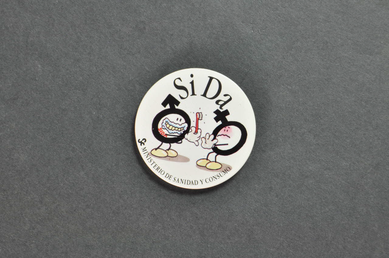 Espagne. Ministerio de sanidad y consumo badge Espagne 1987 2004.54.33 Photo Mucem