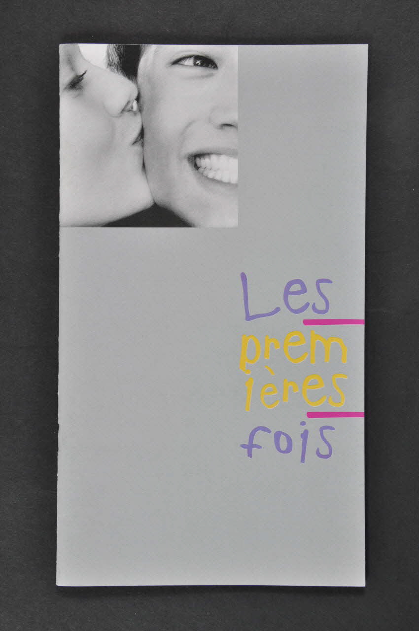 Institut National de Prévention et d'Education pour la Santé (INPES) BROCHURE "Les premières fois" France 2003 2003.97.17 Photo Mucem