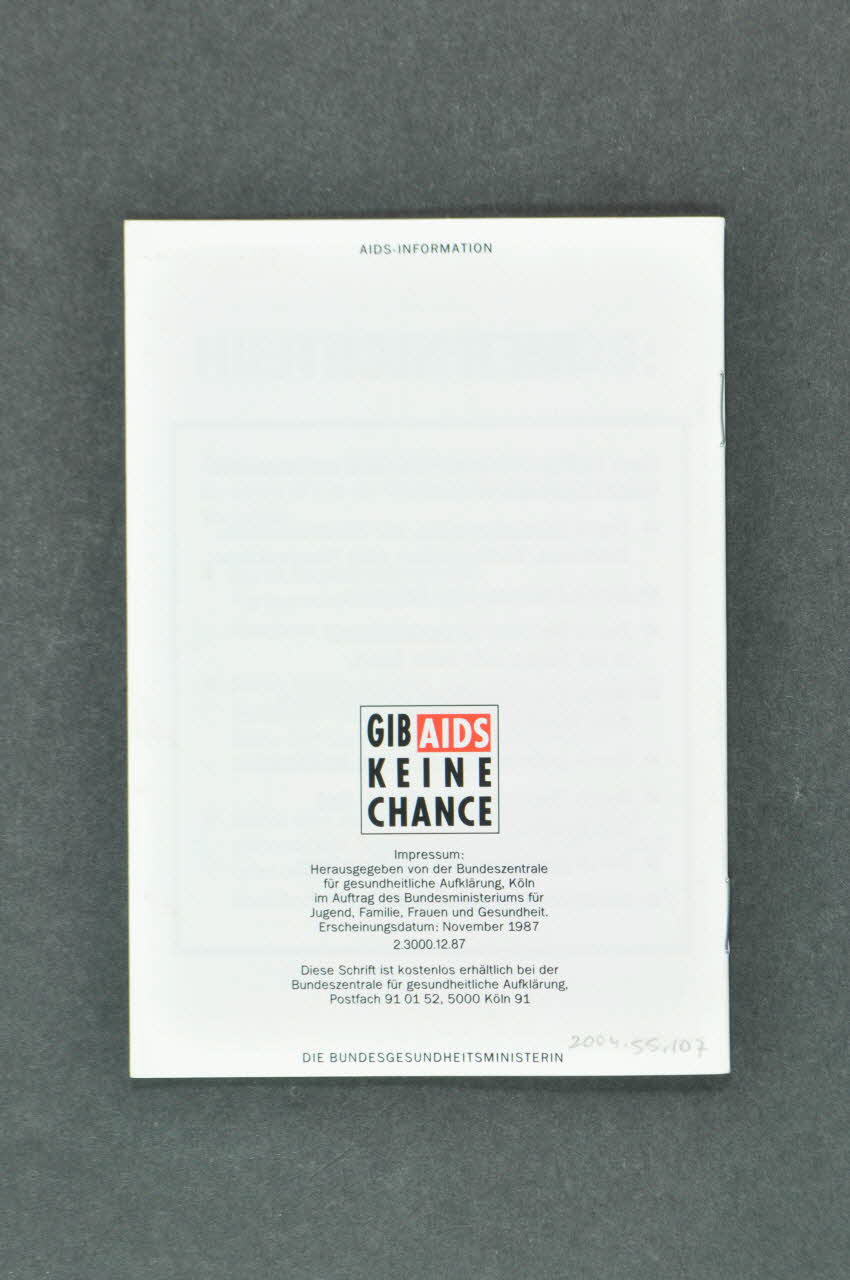 Bundeszentrale FüR Gesundheitliche Aufklarung (BZGA) BROCHURE "Was jeder über AIDS wissen sollte." (Ce que vous avez toujours voulu savoir sur le sida) Allemagne 1987/11 2004.55.107  Photo Mucem