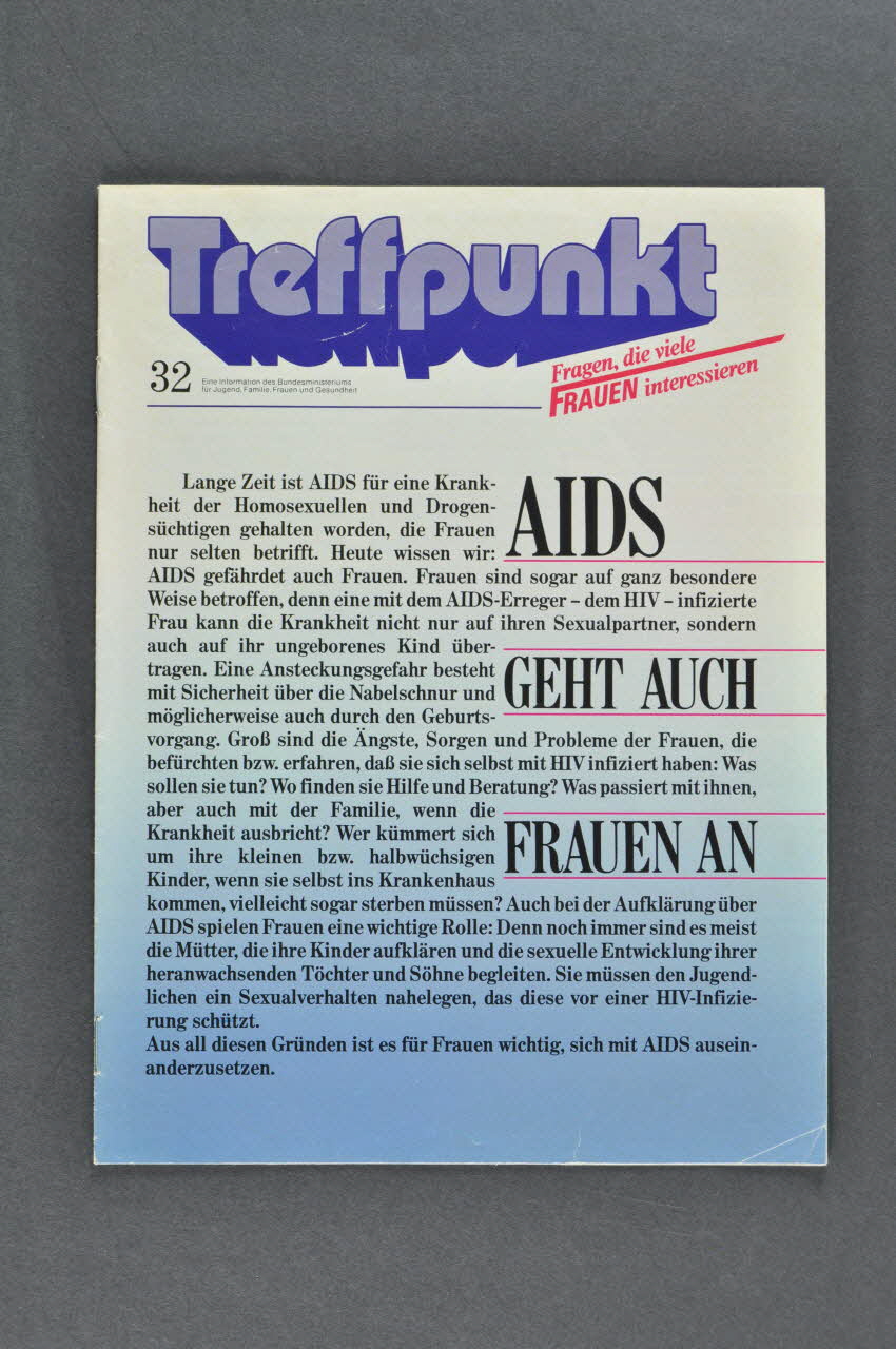 Revue Treffpunkt revue "Treffpunkt" : "AIDS geht auch Frauen an" (Le sida touche aussi les femmes) Allemagne 1987 2004.55.132 Photo Mucem