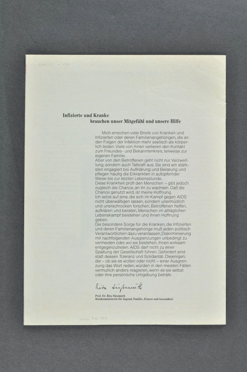 Revue Treffpunkt revue "Treffpunkt" : "AIDS geht auch Frauen an" (Le sida touche aussi les femmes) Allemagne 1987 2004.55.132  Photo Mucem