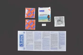 Durex boîte de préservatifs Boite de 3 préservatifs "Settebello classico" Italie 2003 2003.97.77.1 Photo Mucem