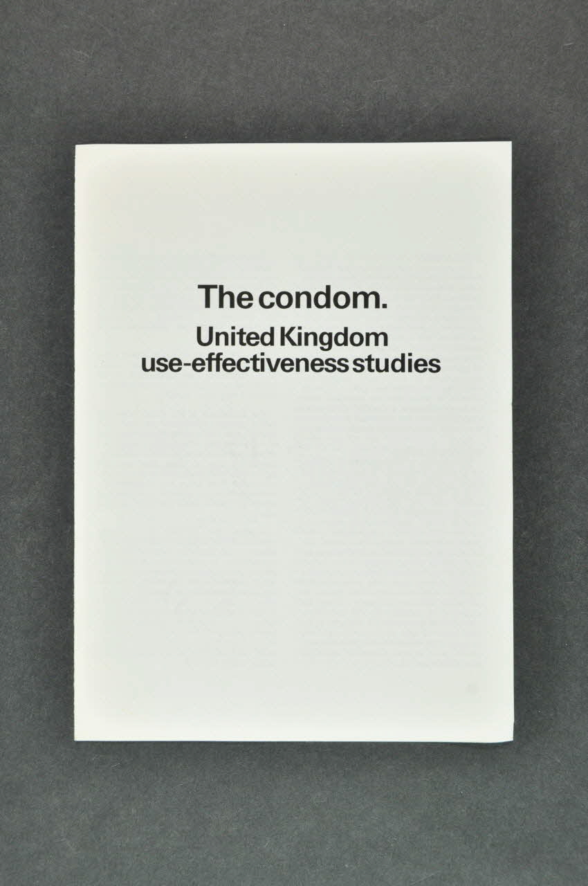 Durex Dépliant "The condom. United kingdom use-effectiveness studies" (Le préservatif. Etudes sur son usage effectif au Royaume Uni) Espagne 1988 2004.55.148  Photo Mucem