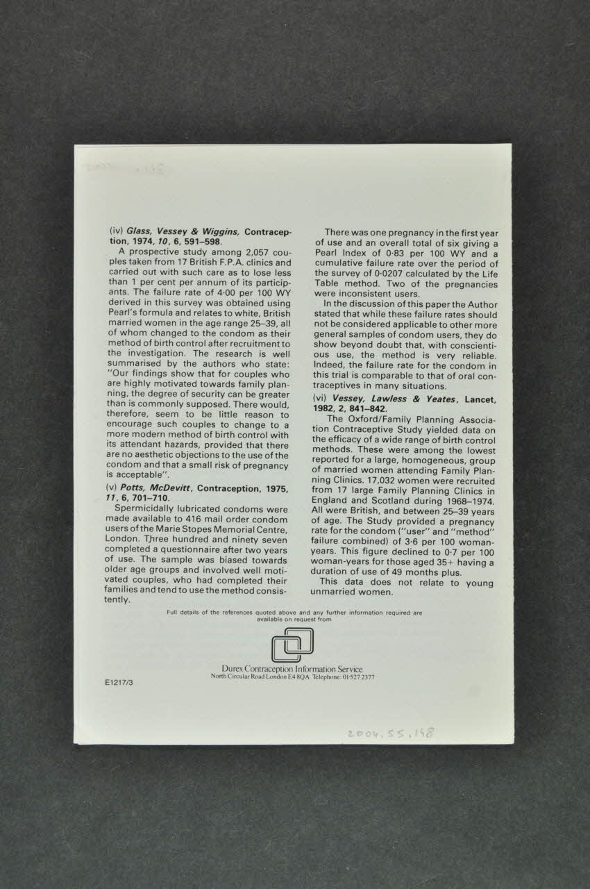 Durex Dépliant "The condom. United kingdom use-effectiveness studies" (Le préservatif. Etudes sur son usage effectif au Royaume Uni) Espagne 1988 2004.55.148  Photo Mucem