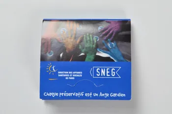 SNEG (Syndicat National des Entreprises Gaies) préservatif "Chaque préservatif est un ange gardien" France 2003 2003.97.88.1-3  Photo Mucem