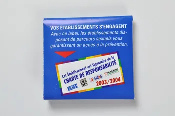 SNEG (Syndicat National des Entreprises Gaies) Préservatif "Chaque préservatif est un ange gardien" France 2003 2003.97.88.1-3 Photo Mucem