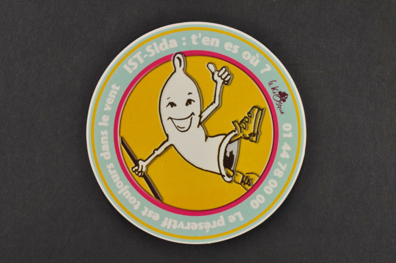 Fondation de France et la Fondation Levi Strauss autocollant "Le préservatif est toujours dans le vent..." France 2003 2003.97.90 Photo Mucem