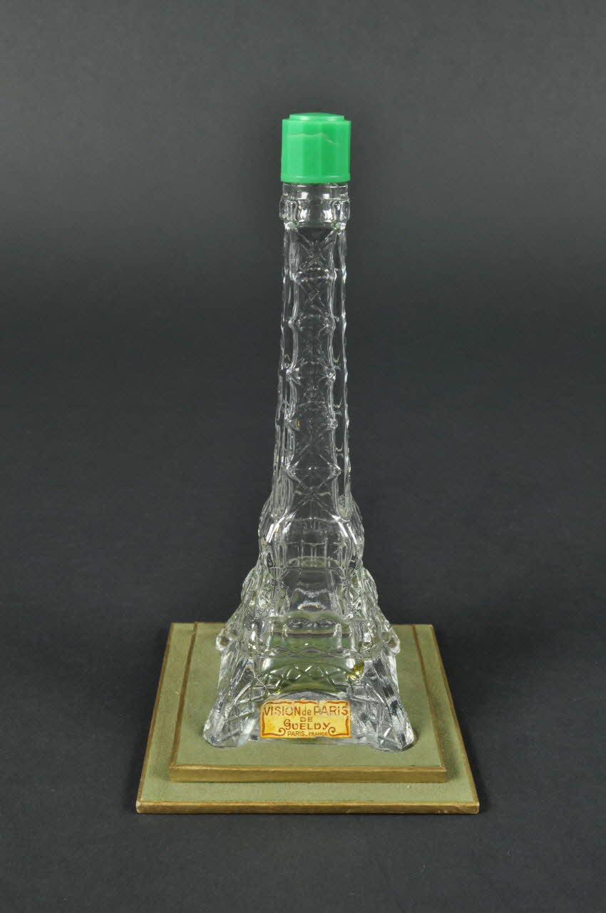 flacon de toilette Île-de-France, France 1890-1955 1955.156.19 Photo Mucem