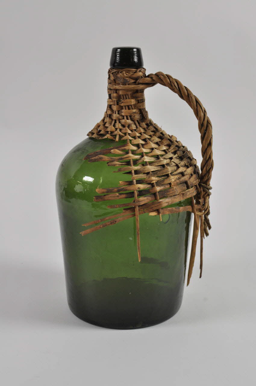 bouteille (objet domestique) 1955.156.23 Photo Mucem