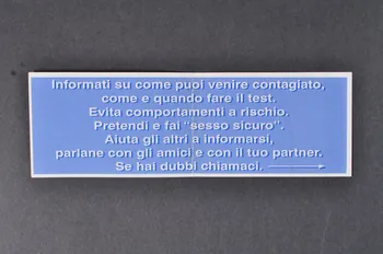 Dépliant "Insieme fermiamo l'AIDS" (Ensemble arrêtons le sida) 2003.98.45 Photo Mucem