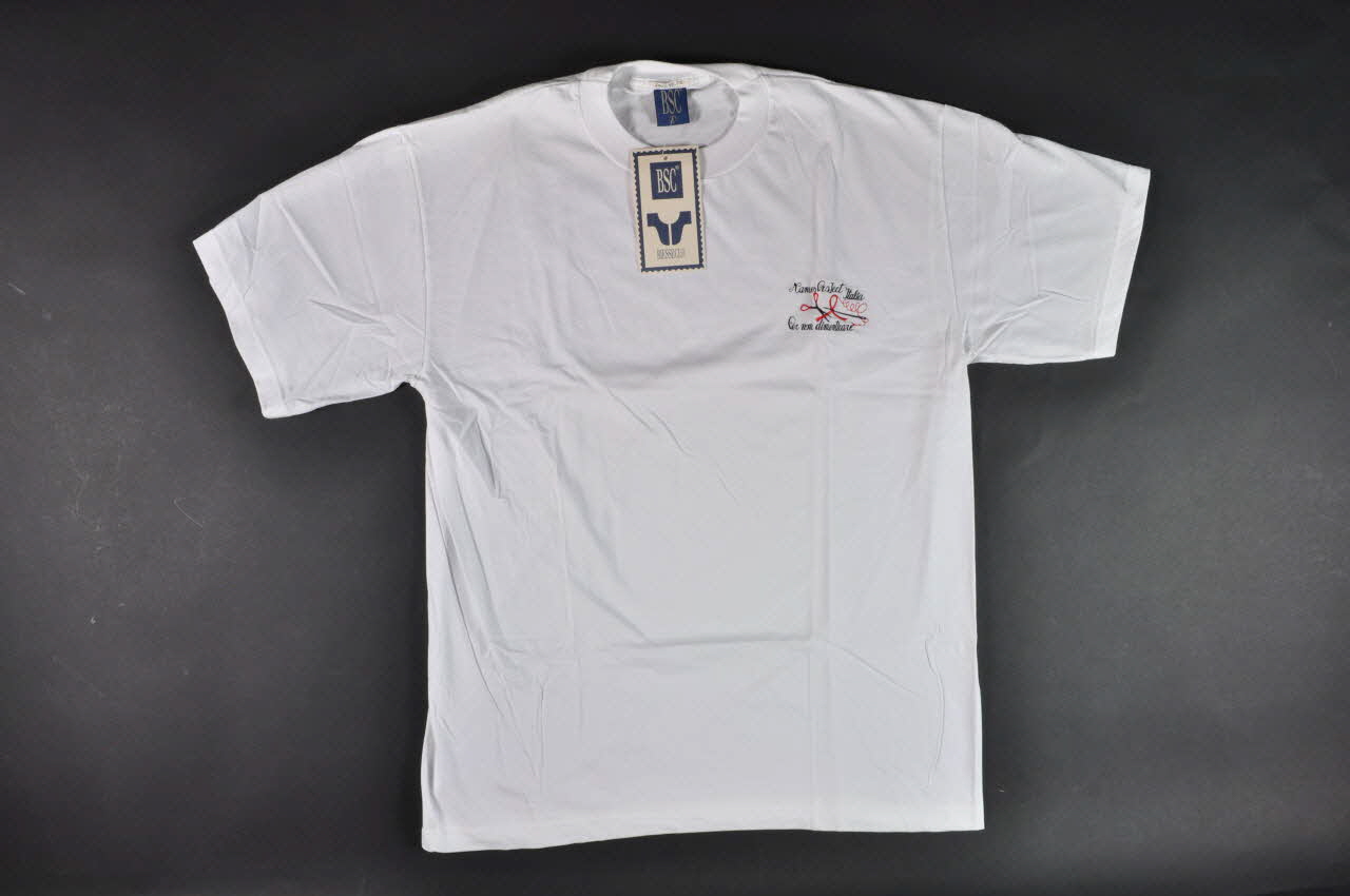 tee-shirt "Names Project Italia. / Per non dimenticare" (Pour ne pas oublier) 2003.98.78 Photo Mucem