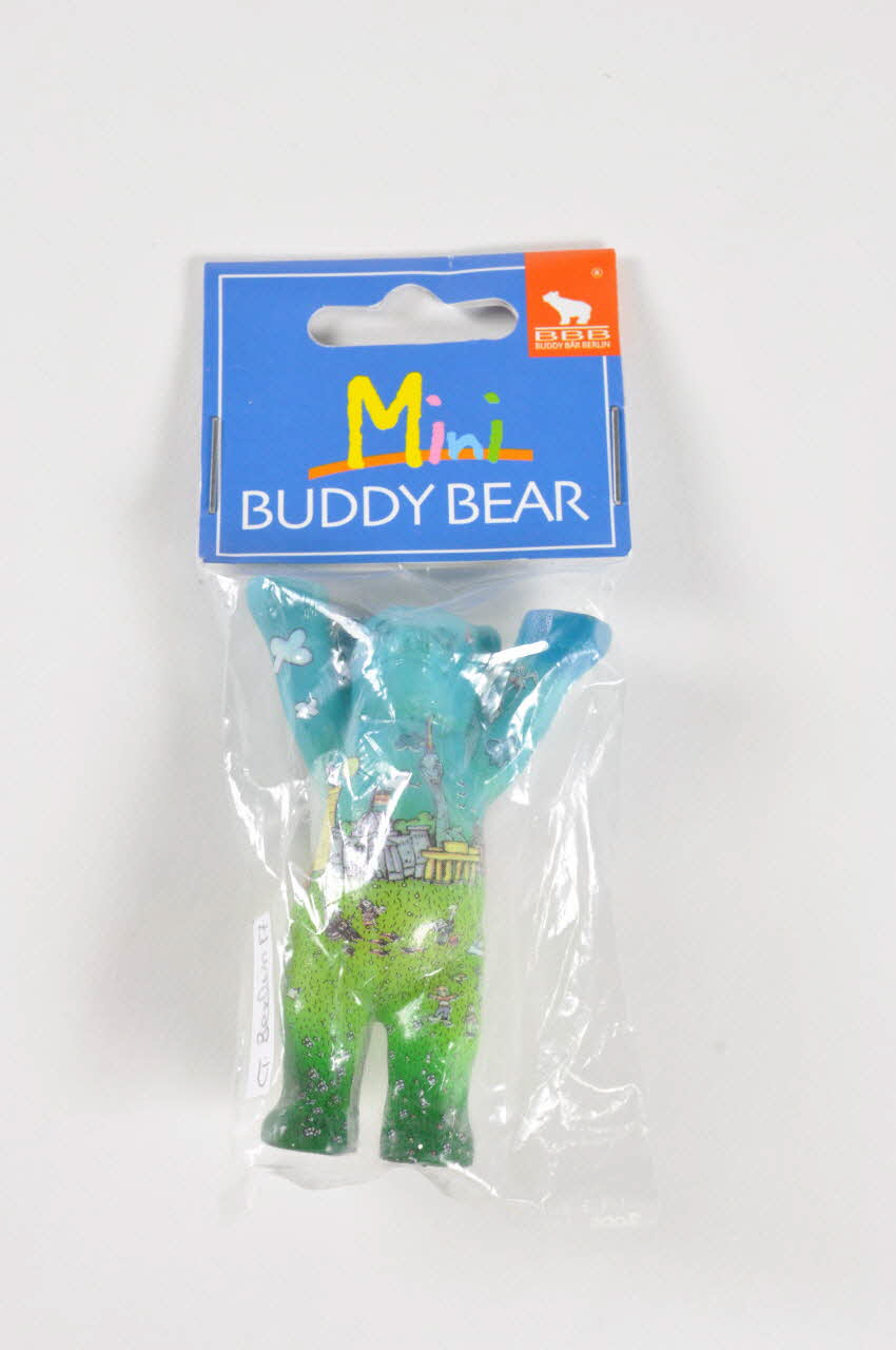 Nana Yuriko ; Buddy Bear Berlin figurine 2001-2006 2006.150.17 Photo Mucem