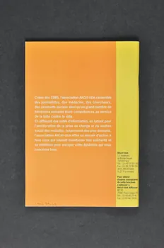 Association pour la Recherche, la Communication et les Actions pour l'Accès aux Traitements (ARCAT) BROCHURE "VIH et vacances" France 1996 2003.99.49 Photo Mucem