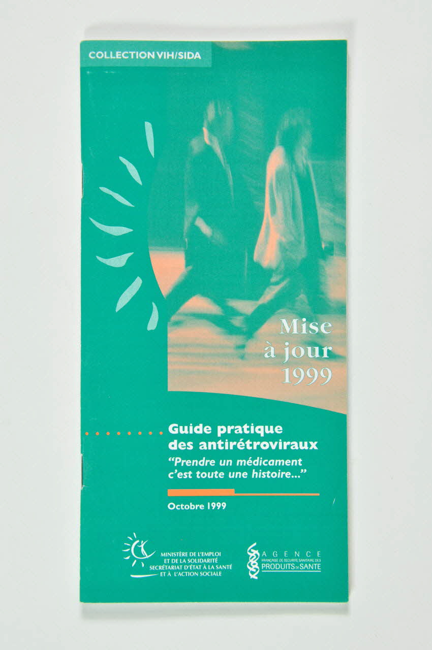 Ministère de l'Emploi et de la Solidarité BROCHURE "Guide pratique des antirétroviraux" France 1999/10 2003.99.52 Photo Mucem