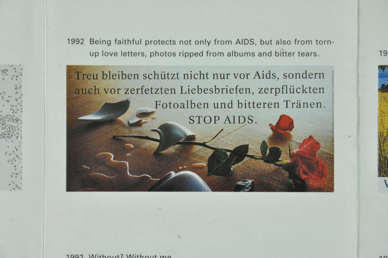 Aide Suisse Contre Le Sida (Ass) autocollant "Treu bleiben schütz nicht nur vor AIDS..." (Dépliant : "Swiss AIDS prevention programme") (Etre fidèle ne protège pas seulement contre le sida...) Lorraine, France 1992 2004.56.15 Photo Mucem