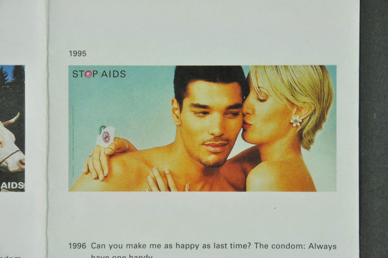 Aide Suisse Contre Le Sida (Ass) autocollant "Stop AIDS." (Dépliant : "Swiss AIDS prevention programme") Lorraine, France 1995 2004.56.20 Photo Mucem