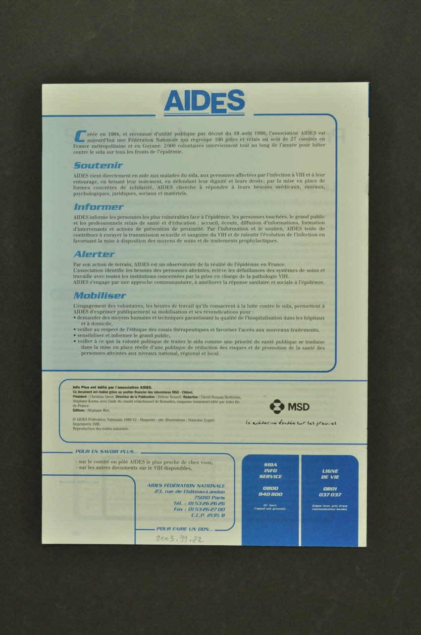AIDES Revue associative "AIDES Info plus : Le VIH au féminin" France 1999/12 2003.99.82 Photo Mucem