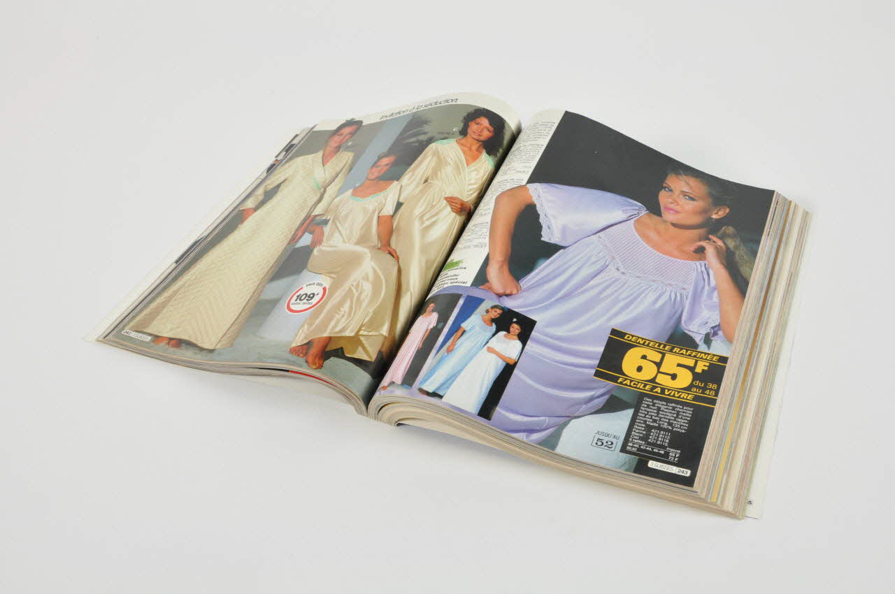 catalogue commercial Catalogue LesTrois Suisses, automne-hiver 1982-1983 France 1982 2006.158.27.13 Photo Mucem