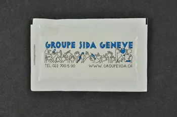 Groupe Sida Genève Sucre en poudre "Pour se protéger du sida... il suffit d'éviter les personnes séropositives. Alors qui allez-vous éviter?" Lorraine, France 2004 2004.56.84  Photo Mucem