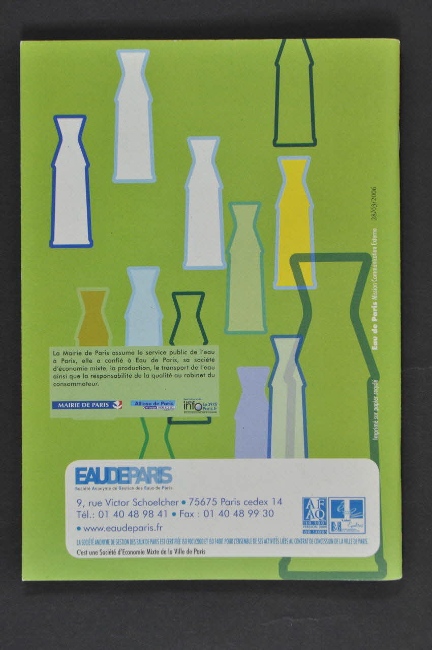 BROCHURE Brochure en faveur de l'eau du robinet, ville de Paris 2006.160.5.2 Photo Mucem