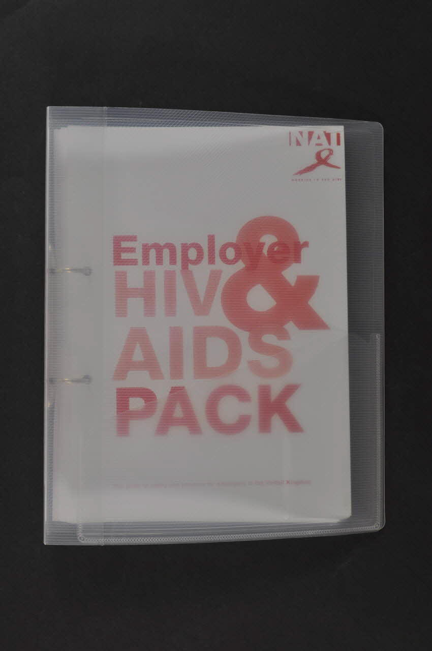 National Aids Trust (NAT) Dossier Employer HIV & AIDS pack (Pack sur le VIH/sida pour les employeurs) Grande Bretagne 1999 2004.78.11.1.1-79 Photo Mucem