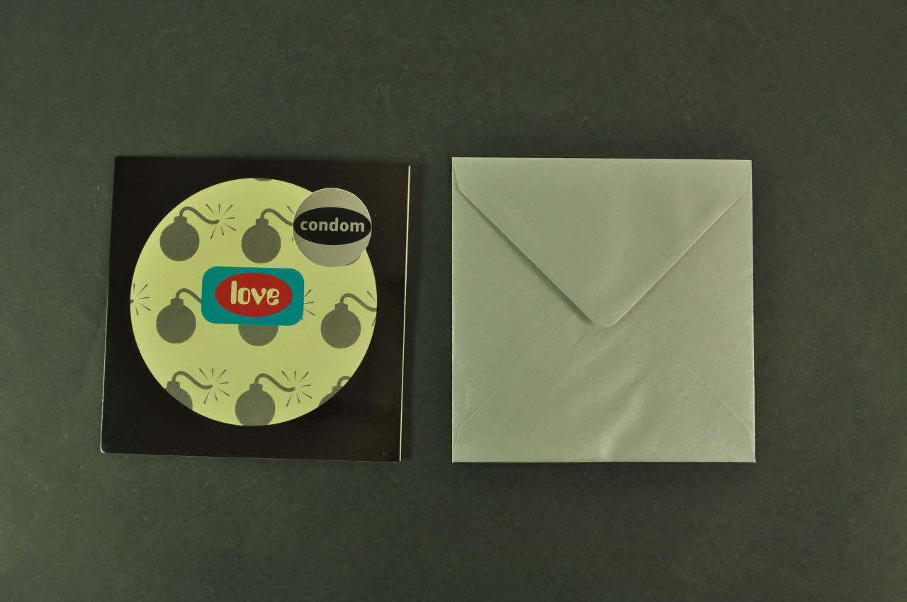 National Aids Trust (NAT) carte postale "LOVE" (amour) Grande Bretagne 2004 2004.78.21.1-3 Photo Mucem