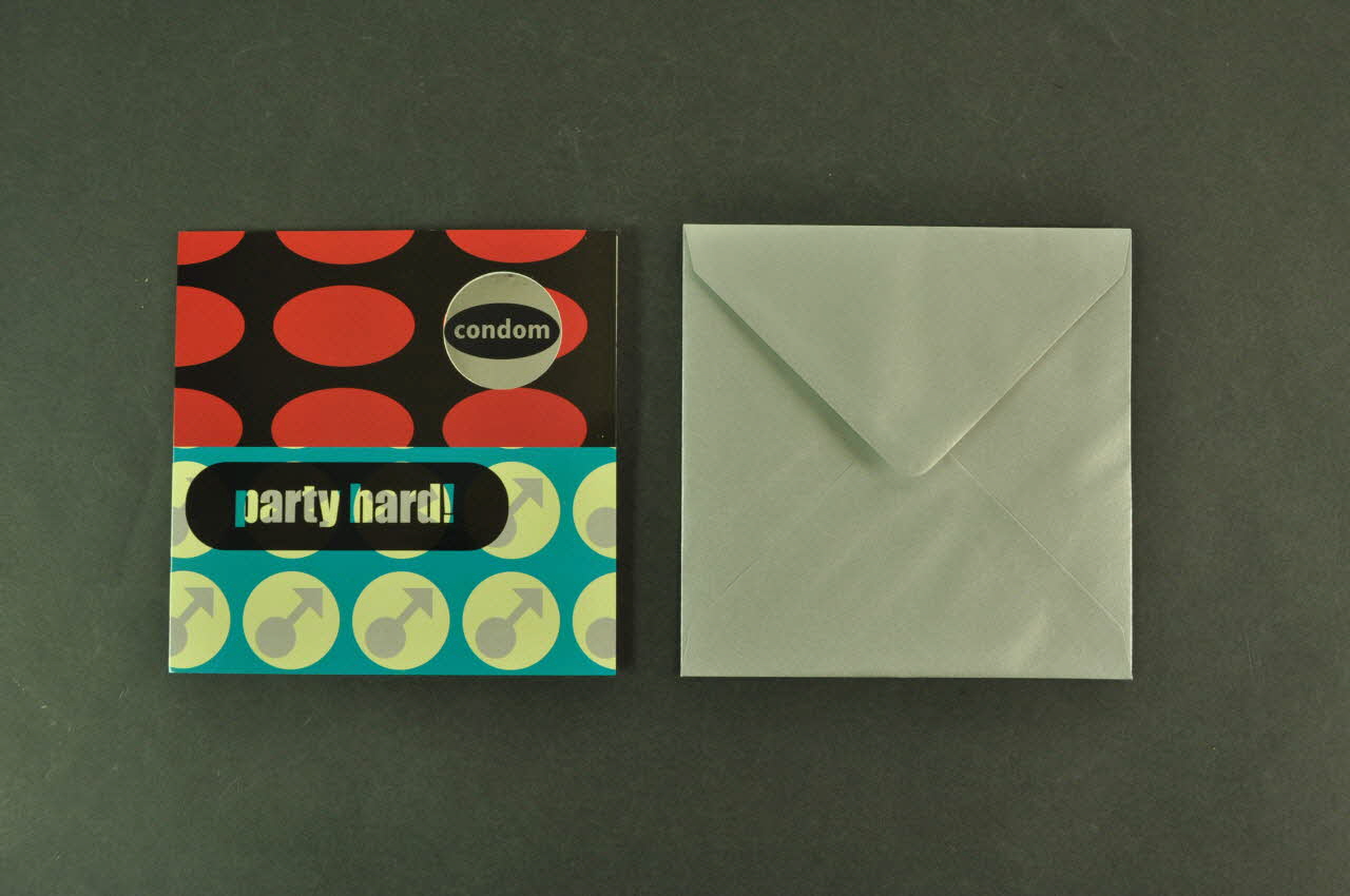 National Aids Trust (NAT) carte postale "party hard" (partie hard) Grande Bretagne 2004 2004.78.22.1-3 Photo Mucem