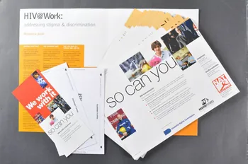 National Aids Trust (NAT) Dossier HIV & Work : adressing stigma and discrimination. Resource pack (VIH et travail : lutter contre la stigmatisation et la discrimination) Grande Bretagne 2004 2004.78.8.1-7 Photo Mucem