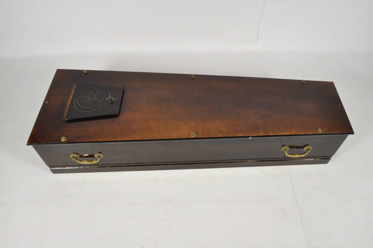 Mcgm/Fabrique De Cercueils cercueil Provence-Alpes-Côte d’Azur, France 2003 2004.87.1.1-2 Photo Mucem