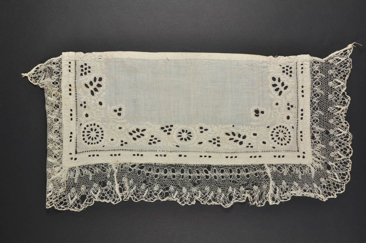 BRODERIE ECHANTILLON DMH1953.32.378 Photo Mucem