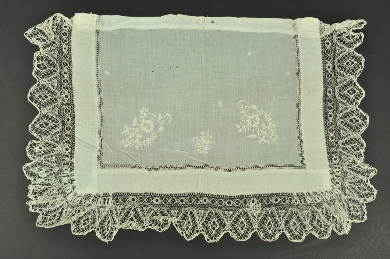 BRODERIE ECHANTILLON DMH1953.32.388 Photo Mucem