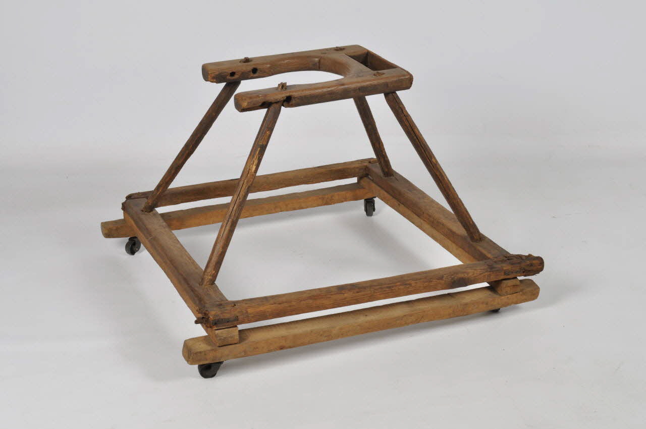trotteur pour enfant 1955.60.71 Photo Mucem