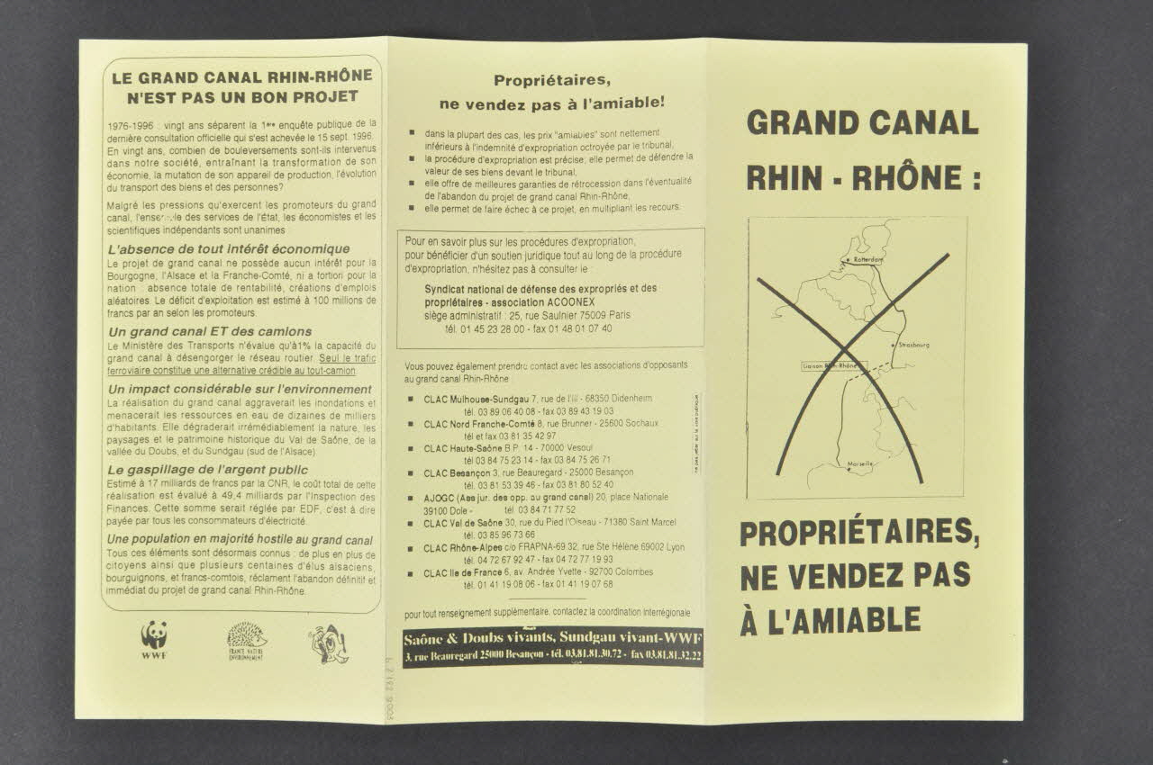 DEPLIANT A VOLETS Dépliant contre la construction du grand canal Rhin-Rhône 2006.231.2.9 Photo Mucem